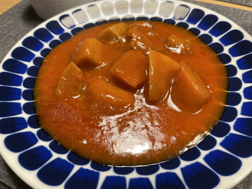 FitDishのお惣菜「野菜とホタテのチリソース」盛り付け例