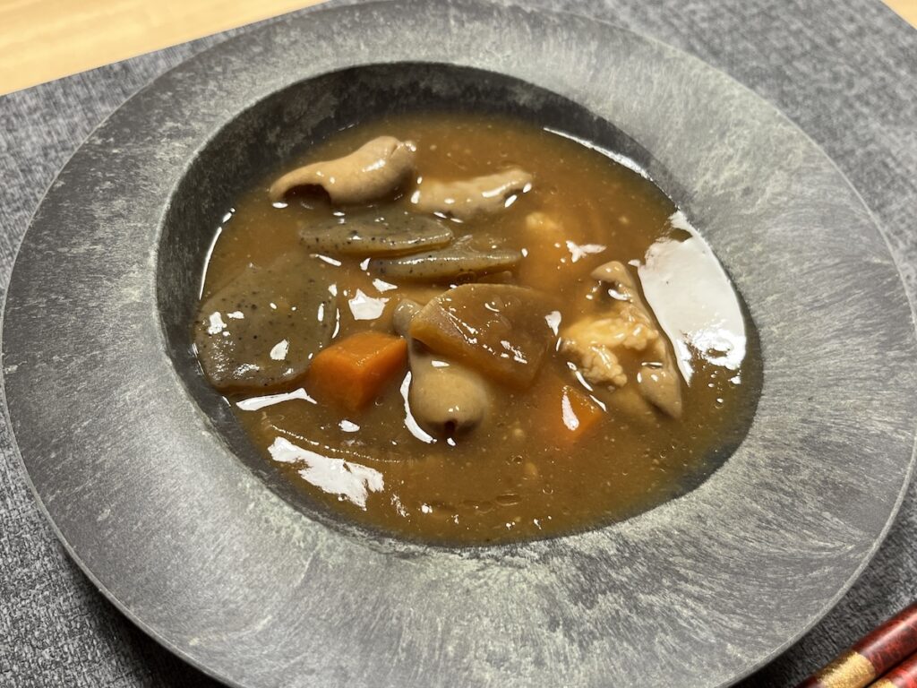 FitDishのお惣菜「牛もつ煮込み」盛り付け例