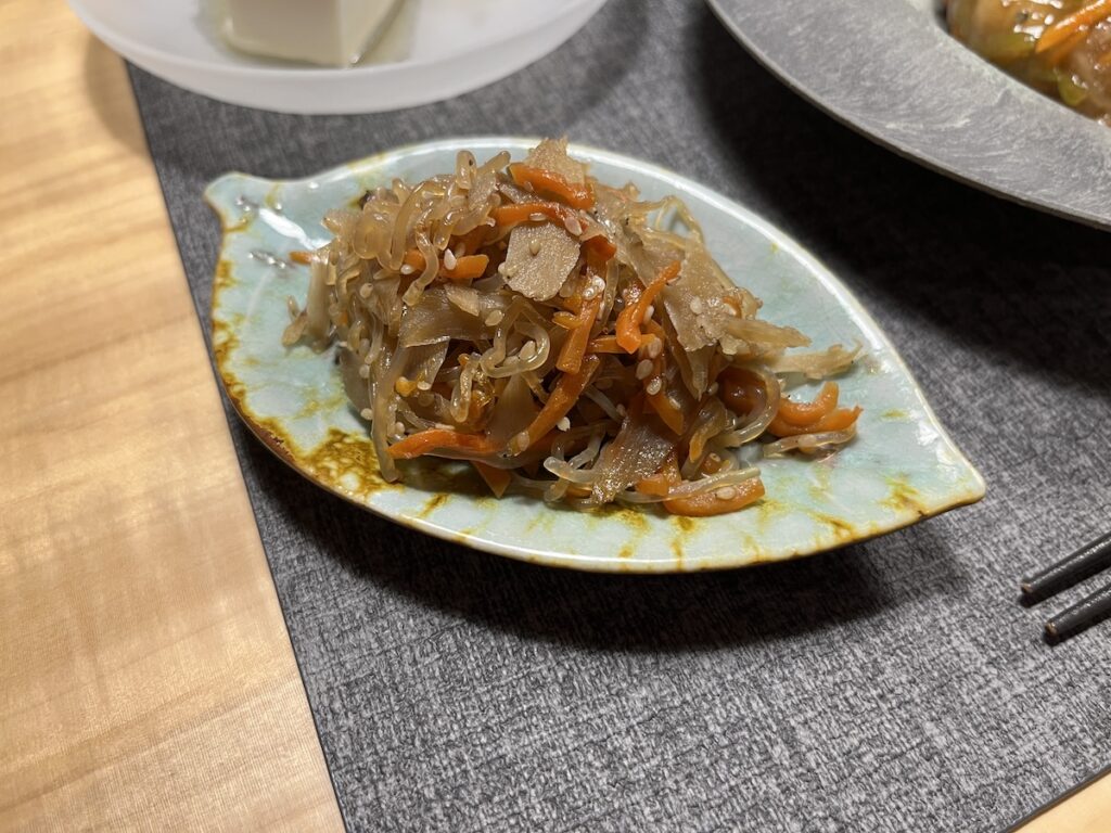 シェフの無添つくりおき【ごぼうと白滝のきんぴら】盛り付け例
