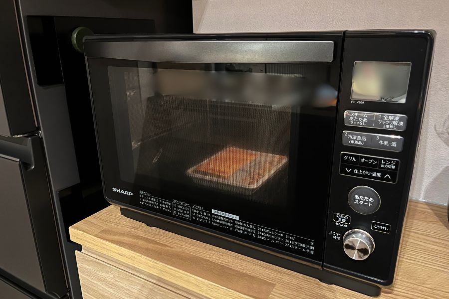 デリピックスを電子レンジ調理している様子